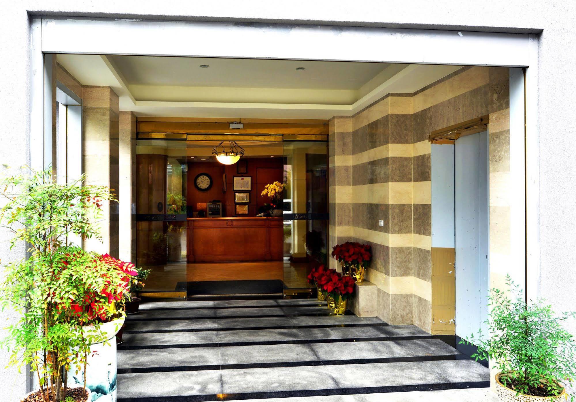 Apollo Hotel Puli Exterior foto